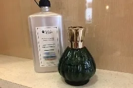 待合室内アロマオイル